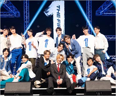 THE FIRSTメンバーと日高光啓(SKY-HI)