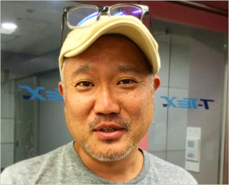 ナレーター服部潤