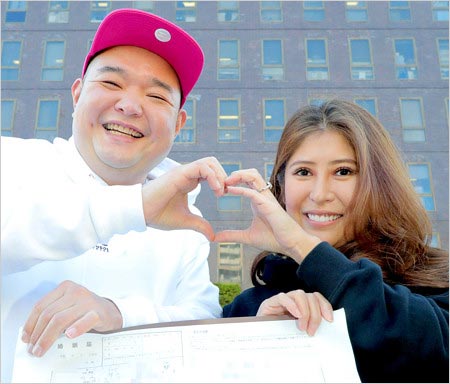 内山信二が妻・琴と結婚時の画像