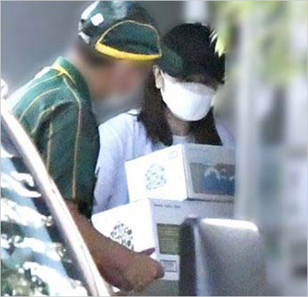 片瀬那奈の自宅マンションで変装姿