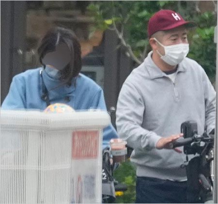 ハライチ澤部佑と奥さんの画像