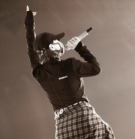 浜崎あゆみ足首骨折報告のインスタグラム画像