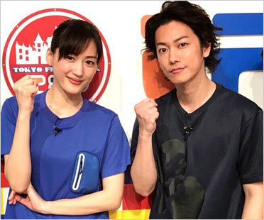 綾瀬はるかと佐藤健が東京フレンドパーク共演時の画像