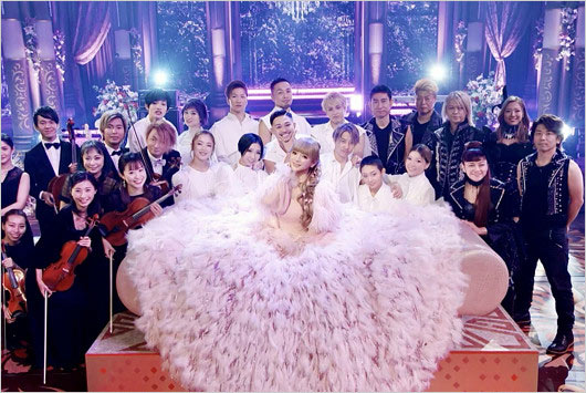 今年のFNS歌謡祭・第1夜出演の浜崎あゆみ