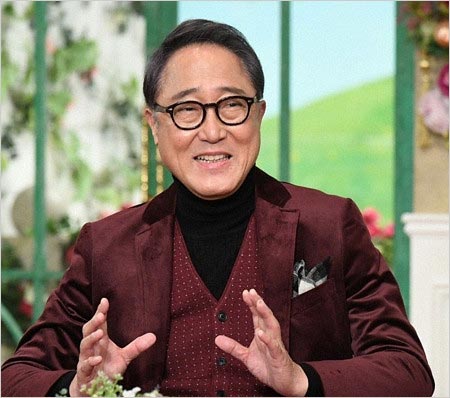 佐野史郎が徹子の部屋出演時の画像