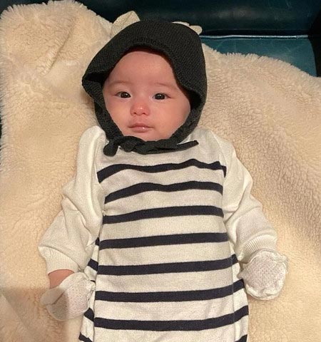 板野友美の赤ちゃんの顔画像