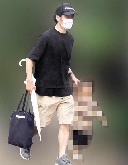 アンジャッシュ渡部建と子供の画像