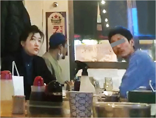 週刊誌フライデーのヒコロヒー&玉木宏似のEXILE系ワイルドイケメンの焼きとん屋デート画像