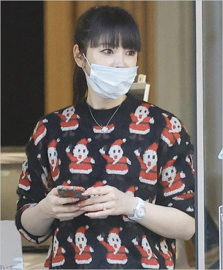 船越英一郎の恋人・松下萌子の指輪画像