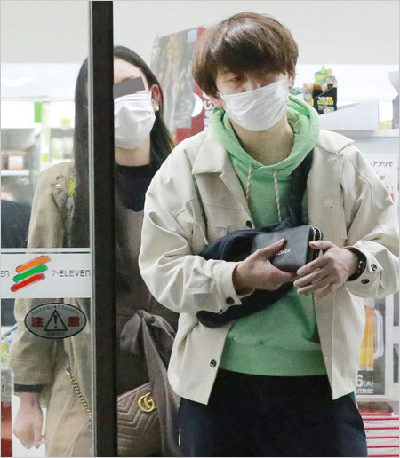 FRIDAYの三四郎・小宮浩信と恋人の熱愛画像