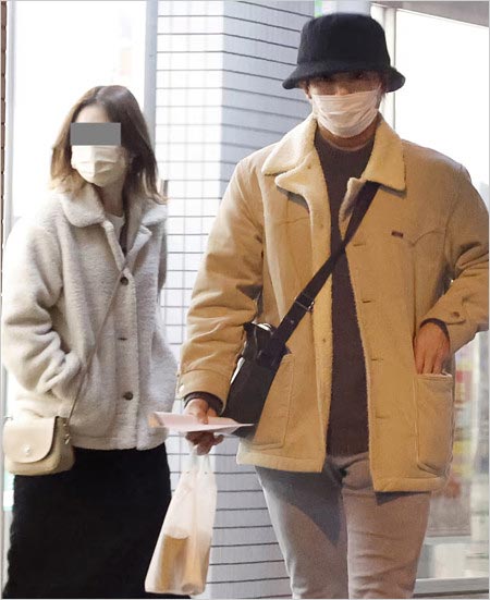 フライデーのTravis Japan吉澤閑也と美容師の彼女のデート画像