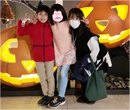 海老蔵ブログで公開の小林麻耶アナと勸玄くん&麗禾ちゃんの画像