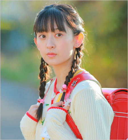 斉藤由貴の娘・水嶋凜『直ちゃんは小学三年生』ドラマデビュー時の画像
