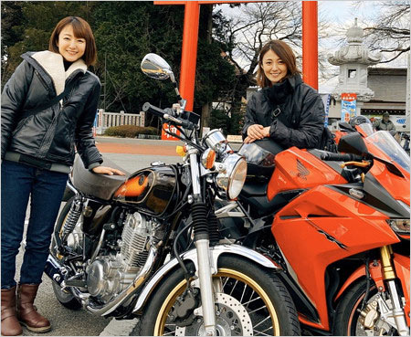 久野静香アナの愛車ホンダCBRと滝菜月アナのバイク画像