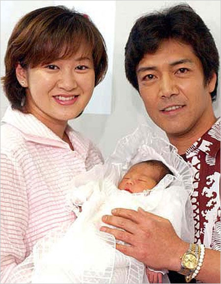 野口五郎・三井ゆり長女出産時の画像