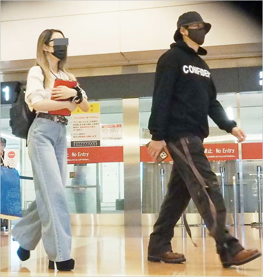 フライデーの新庄剛志ビッグボスと金髪恋人の画像