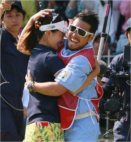 藤田光里選手と大江順一キャディー