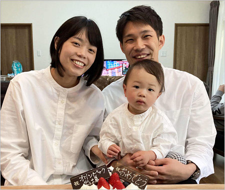 フェンシングエペ山田優選手と妻・子供の家族画像