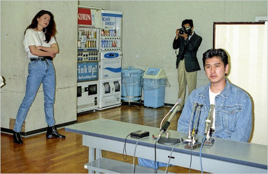 川崎麻世が斉藤由貴と不倫スキャンダル謝罪会見