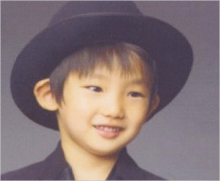 冨永愛の長男・章胤が子供の頃の画像