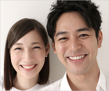 妻夫木聡と妻マイコの2ショット画像