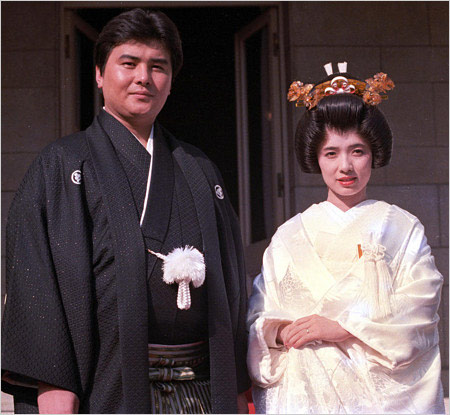 渡辺徹と榊原郁恵の結婚式画像