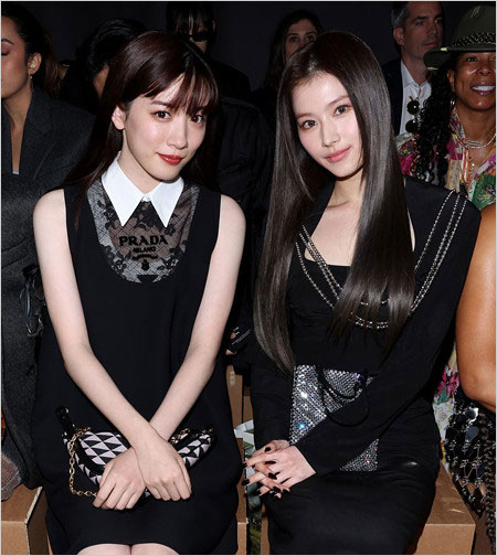 永野芽郁&TWICEサナ『PRADA』ミラノコレクションショー画像