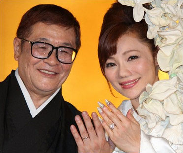 仲本工事と妻・三代純歌