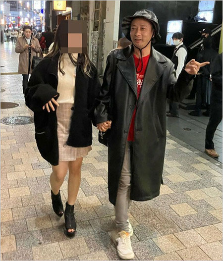 いしだ壱成と27歳年下恋人のデート画像