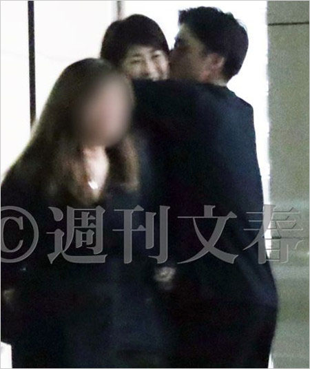 古閑美保と浮気相手?野田早人の路チュー画像