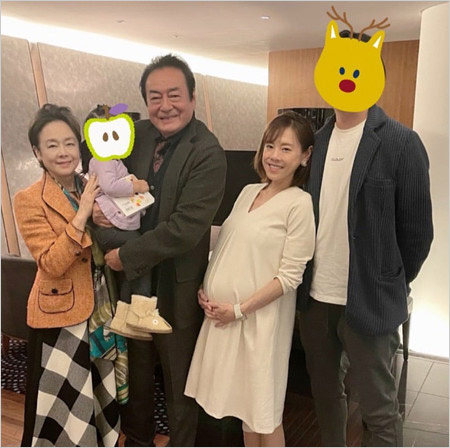 高橋真麻アナと旦那&父親・高橋英樹と両親の画像