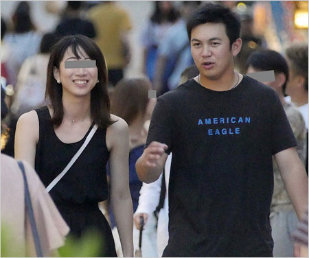 ベイスターズ山﨑康晃投手と元彼女のフライデーデート画像