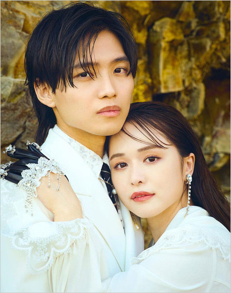 元ぼくりり・たなかとゆうこす菅本裕子の結婚2ショット画像