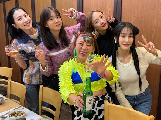 フワちゃんとKARA