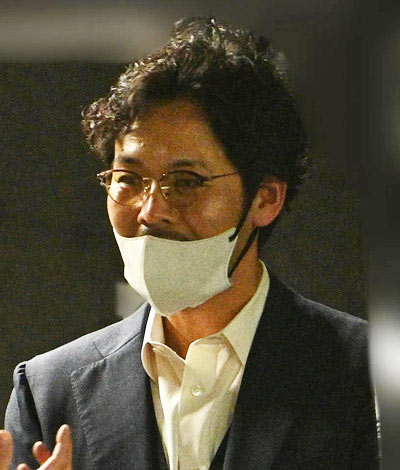 小窪哲也に不倫疑惑スキャンダル・週刊ポスト直撃取材時の画像