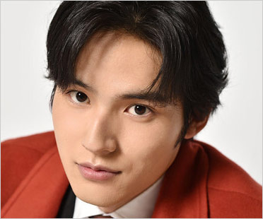 元岡田健史・水上恒司