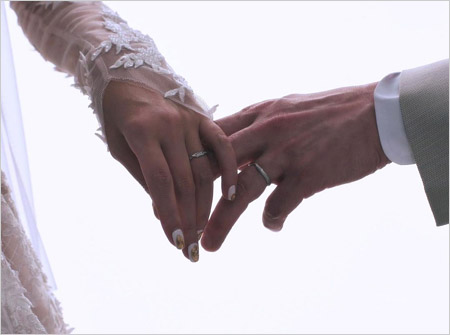 中島美嘉&ギタリスト馬谷勇の再婚発表画像