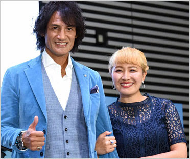 本並健治と丸山桂里奈