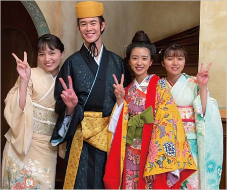ちむどんどん共演の川口春奈・宮沢氷魚・黒島結菜・上白石萌歌