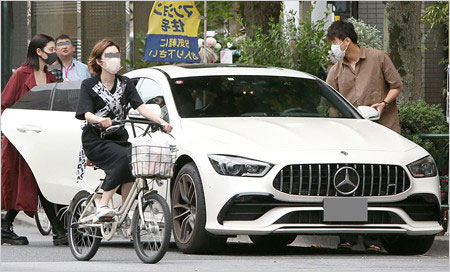 竹内涼真の愛車『メルセデスAMG・GT43』