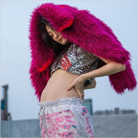 コムアイ第1子妊娠マタニティフォト画像