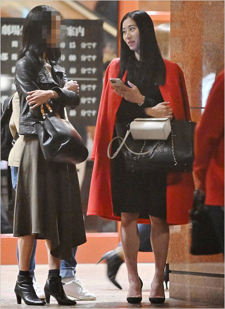 三浦瑠麗の私服画像