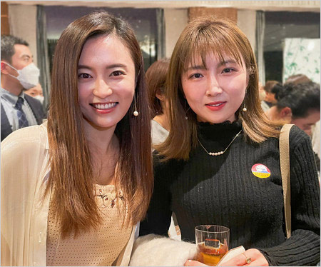 小島瑠璃子がパンダ友好交流の夜に出席、中国人YouTuberヤンチャンとの画像