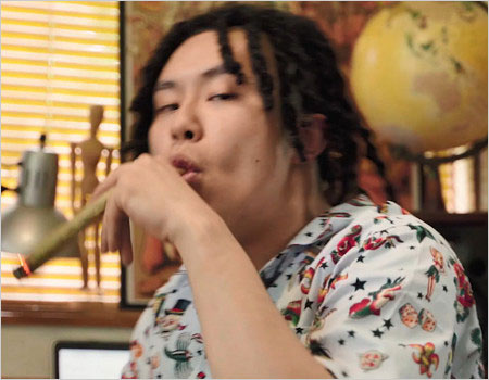 変態紳士クラブ・ビガーマン『REAL STONER』(ジャパニーズマゲニーズ)MV出演画像