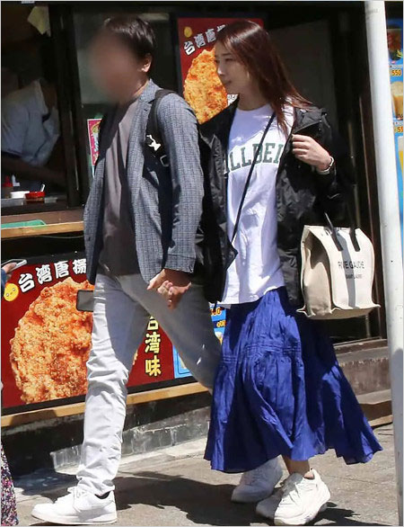 ゴゴスマリポーター上路雪江のW不倫疑惑画像(フラッシュ撮影)