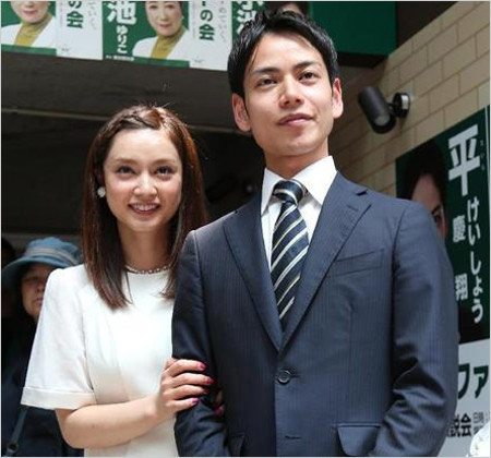 平愛梨と弟・平慶翔 東京都議会議員の画像