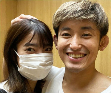 才賀紀左衛門と事実婚妻・絵莉