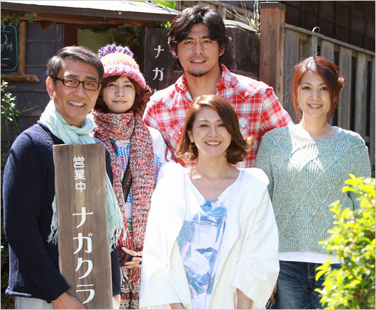 『続・最後から二番目の恋』出演の坂口憲二・中井貴一・小泉今日子・飯島直子・内田有紀