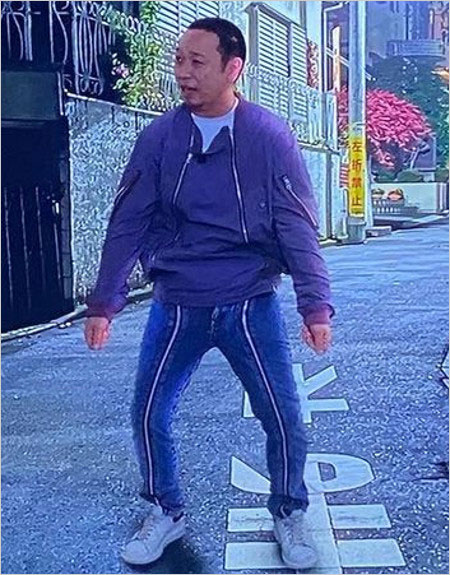 大悟がテレビ千鳥でジョン・ローレンス・サリバンのジーンズ着用画像