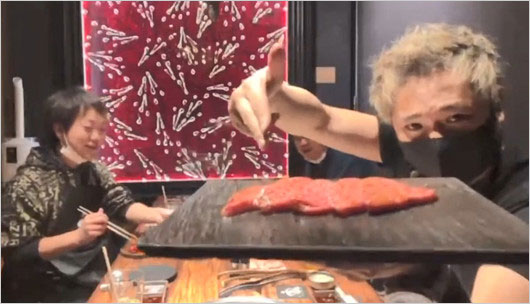 牛宮城で食中毒、YouTuber生レバー画像